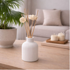 Vaza „Minimalistinė“- rankų darbo gipsinė figūra interjerui