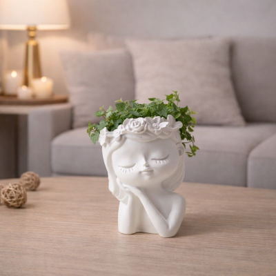  „Mergaitė su gėlių vainiku“- rankų darbo gipsinė figūrėlė interjerui