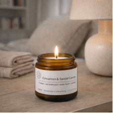 Kvapni žvakė „Cinnamon & Sandal Caress“ – 120 ml
